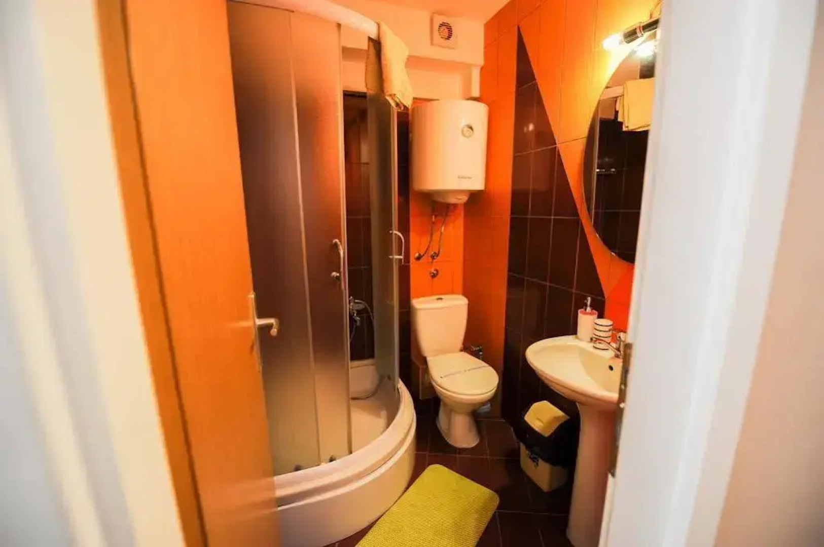 Lukanov Apartments & Guest Rooms