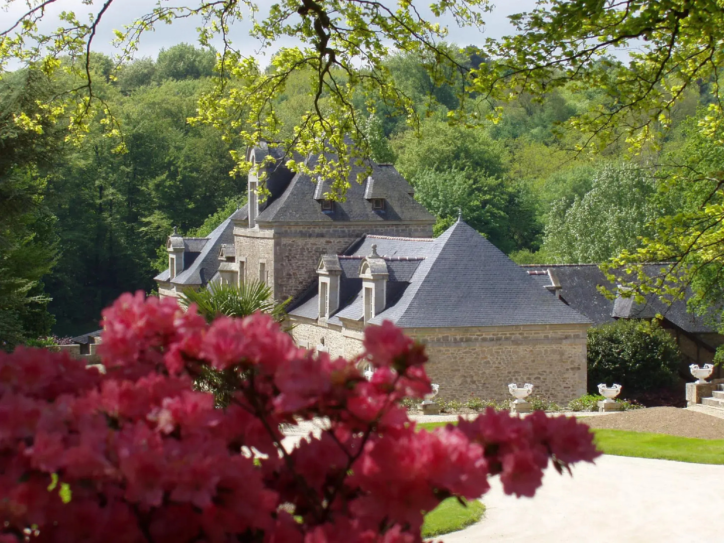 Domaine De Locguénolé & Spa