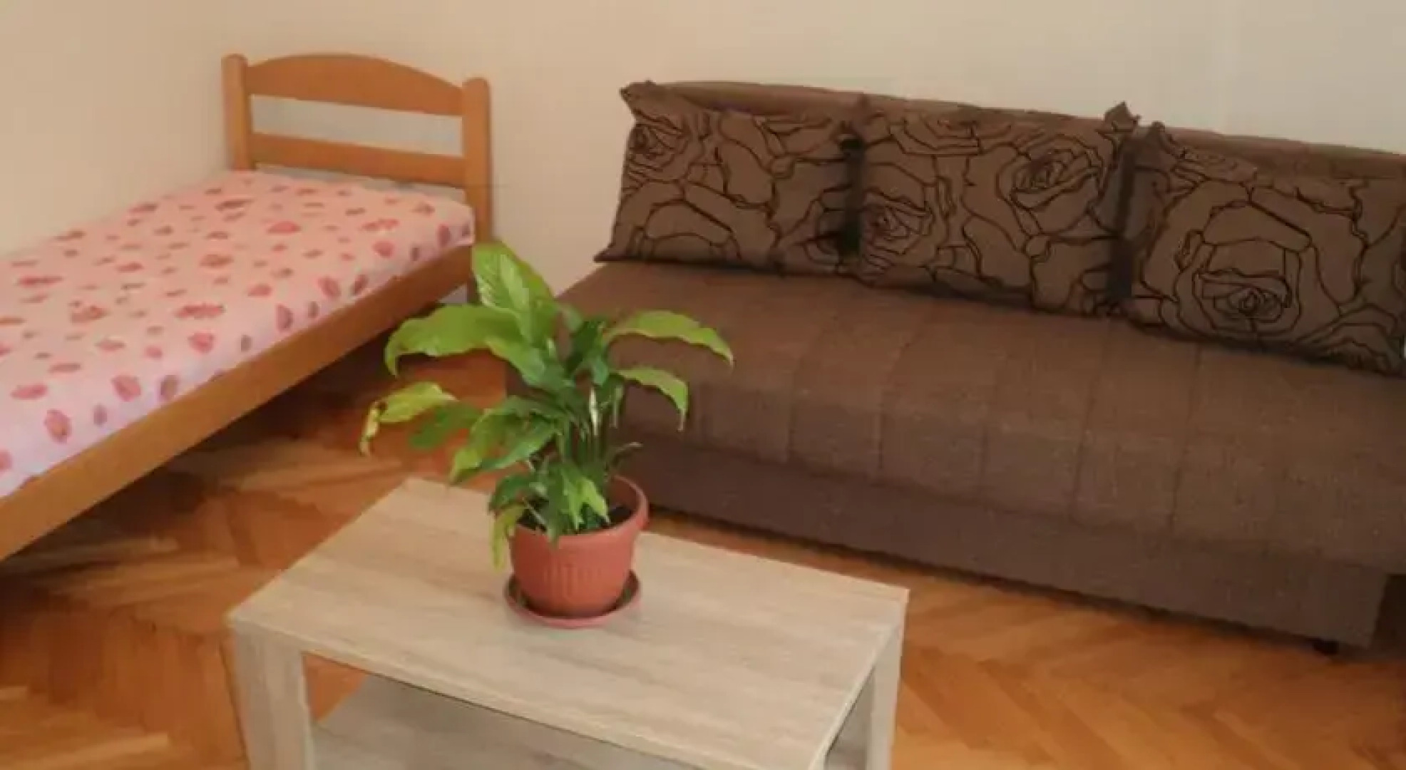 Apartments Škaljari