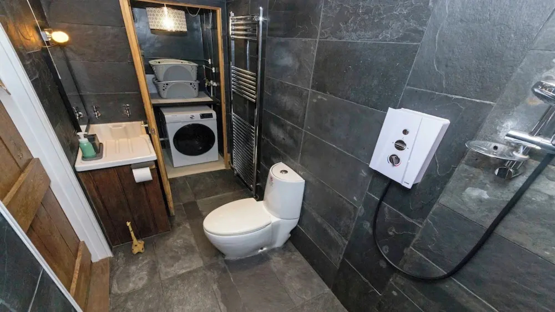 Shippenrill Croyde 6 Bedrooms, Sleeps 14, Hot Tub