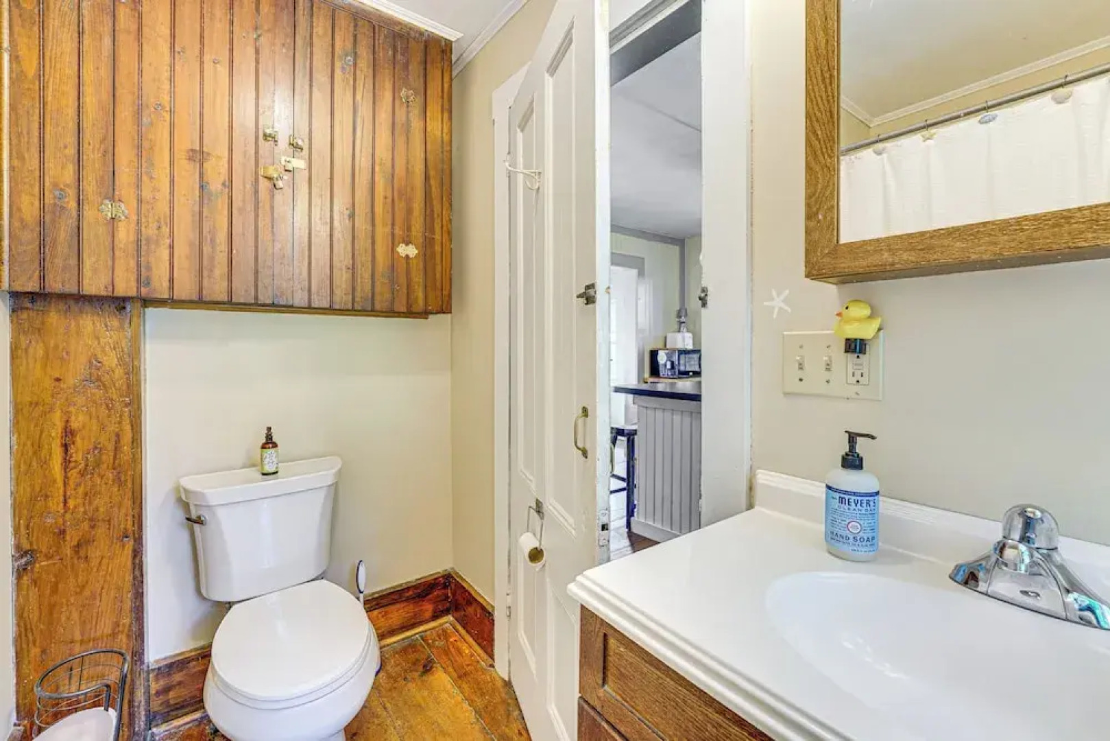 Charming Cottage w/ Patio, Walk to Boothbay Harbor