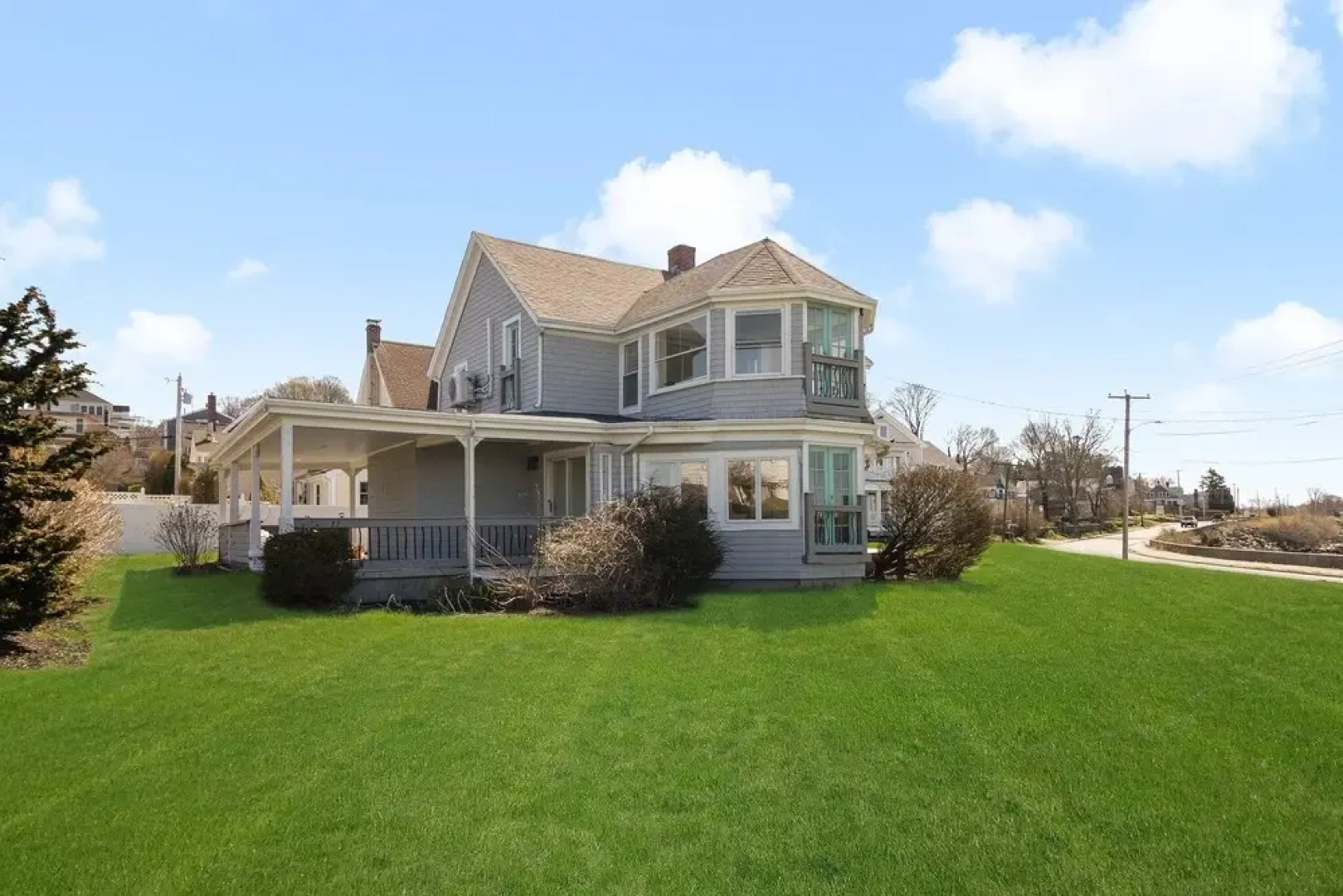 Spacious Coastal Tiverton Waterfront Getaway 3 Bedroom Cottage By Redawning