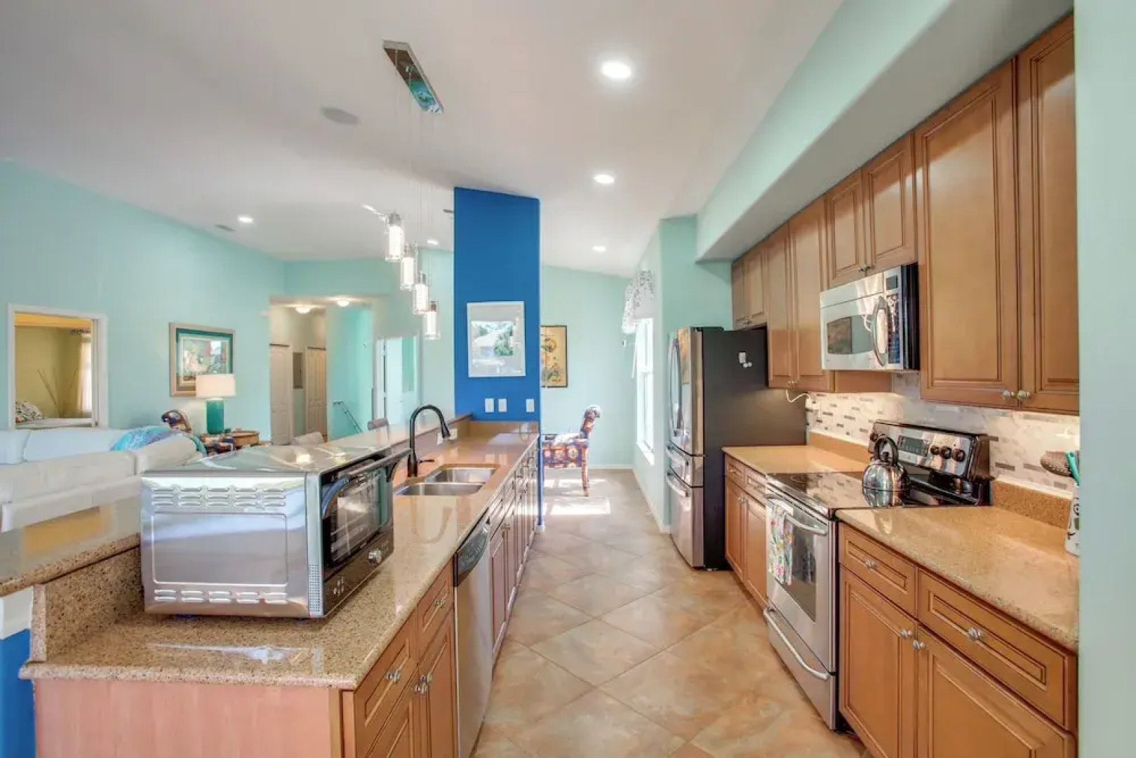 3 Mi to Dtwn Fort Myers: Condo w/ Pool & Hot Tub