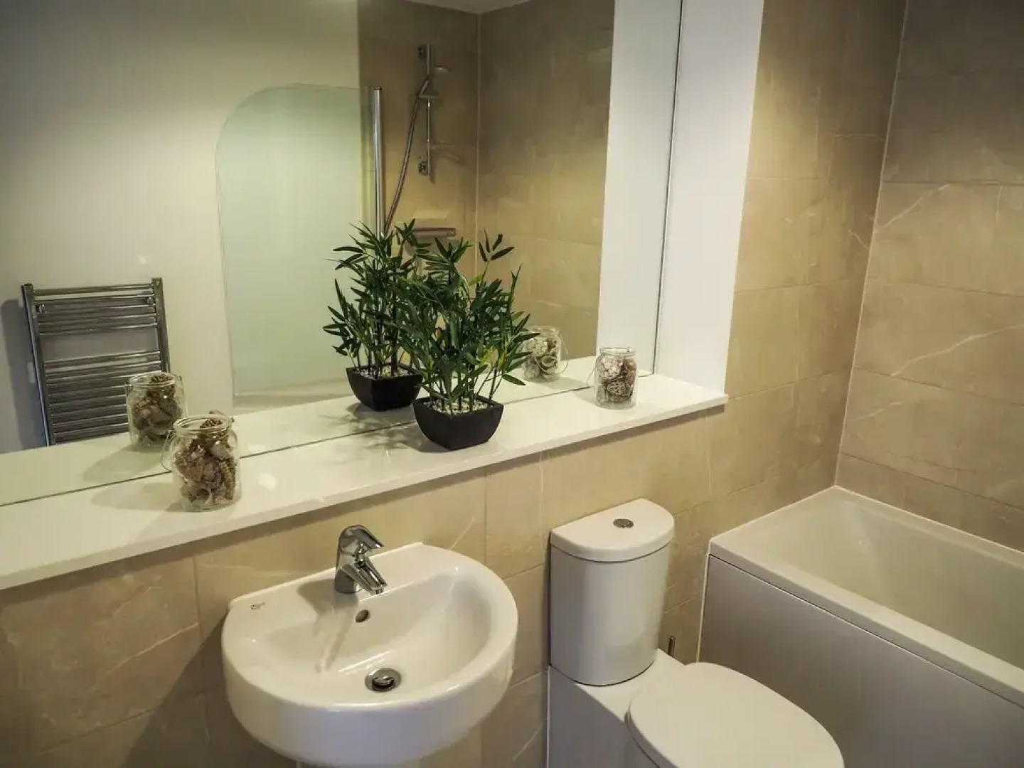 SA Today Apartments Farnborough with Fibre Wi-Fi & Netflix