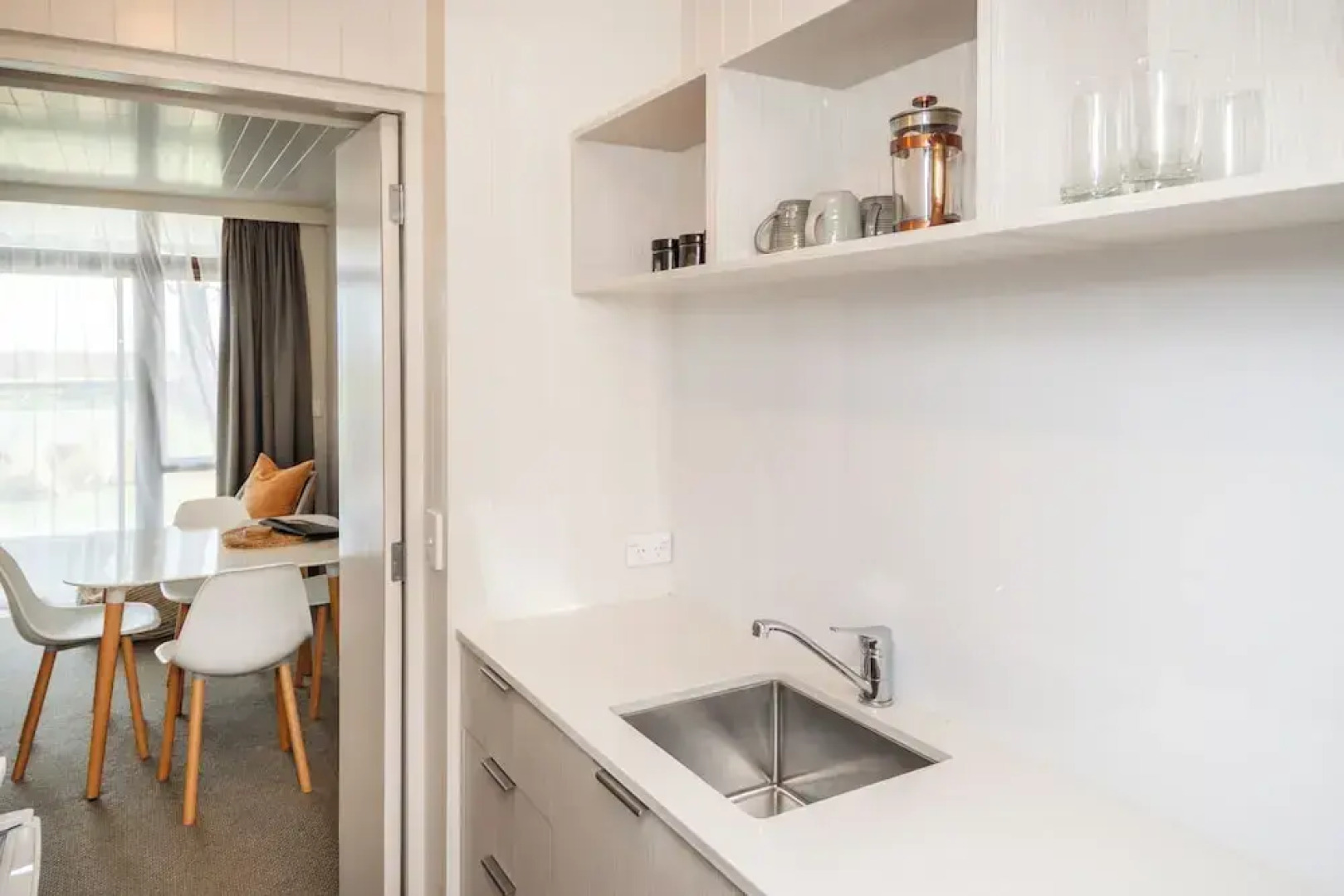 Whispering Sands Motel