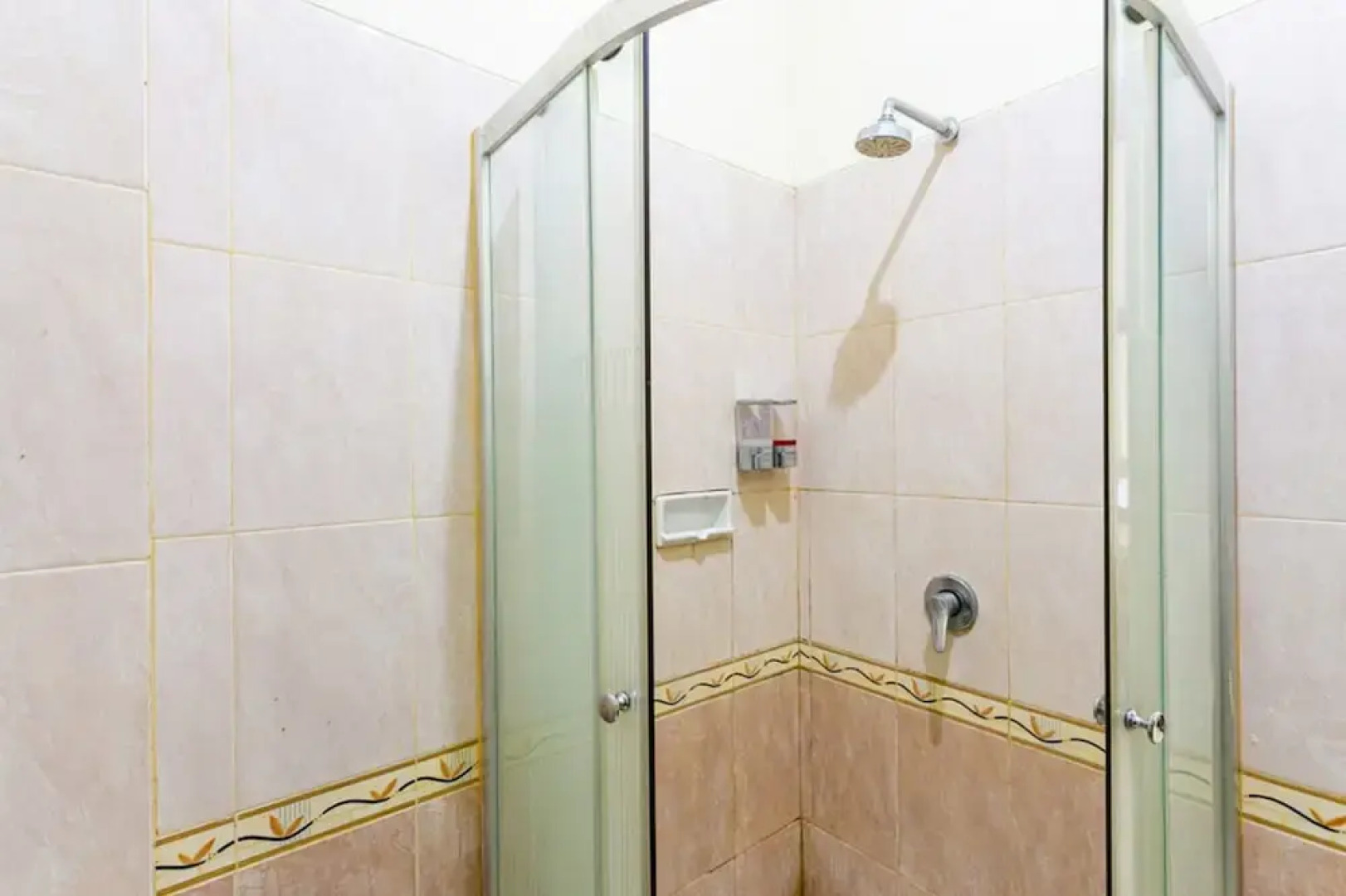 RedDoorz Plus near Alun Alun Karanganyar