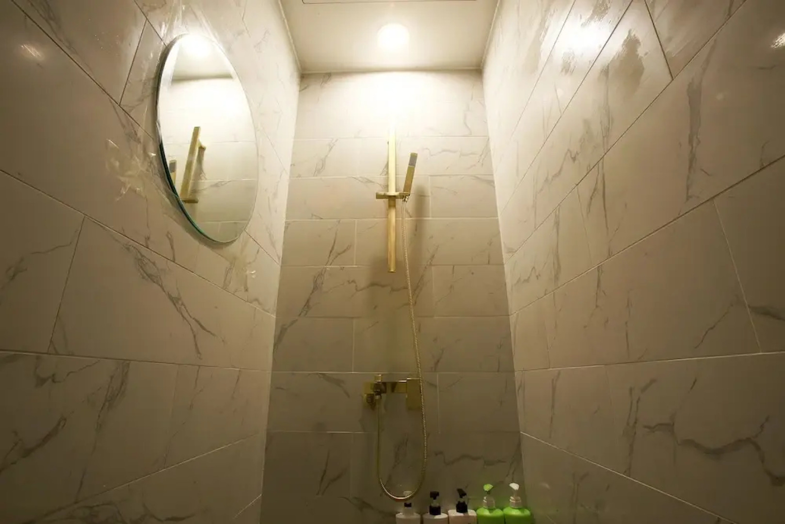 Kotel Indeogwon Station