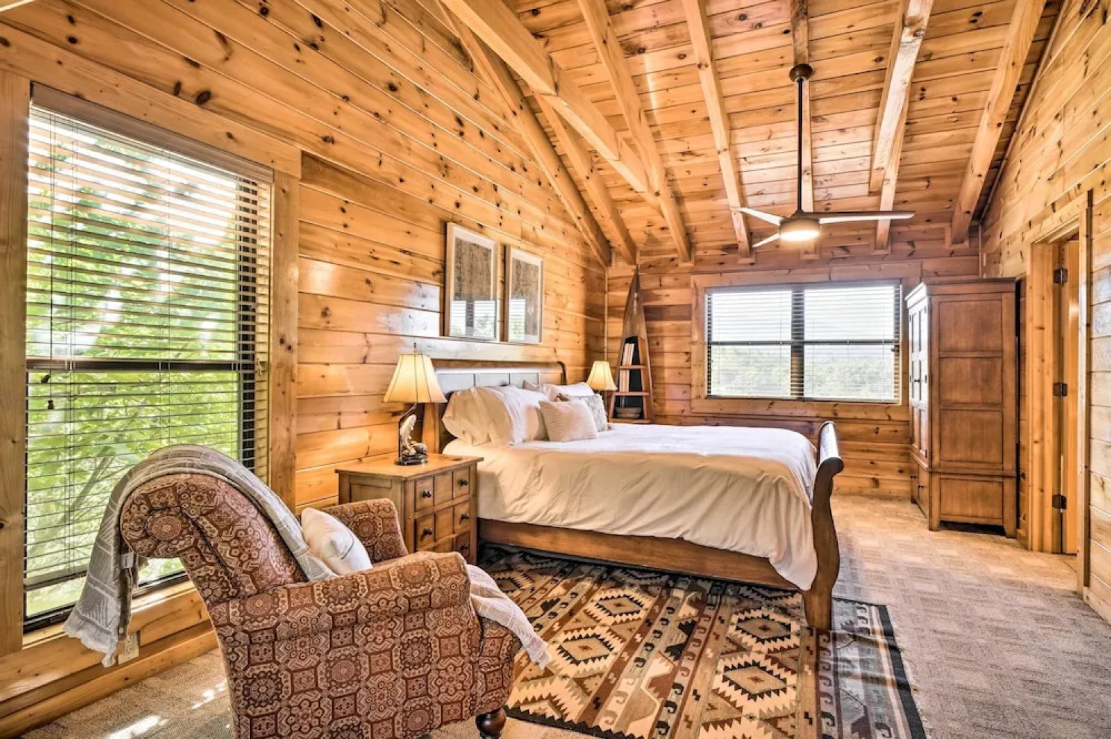 Pigeon Forge Cabin w/ Amazing Mountain Views!