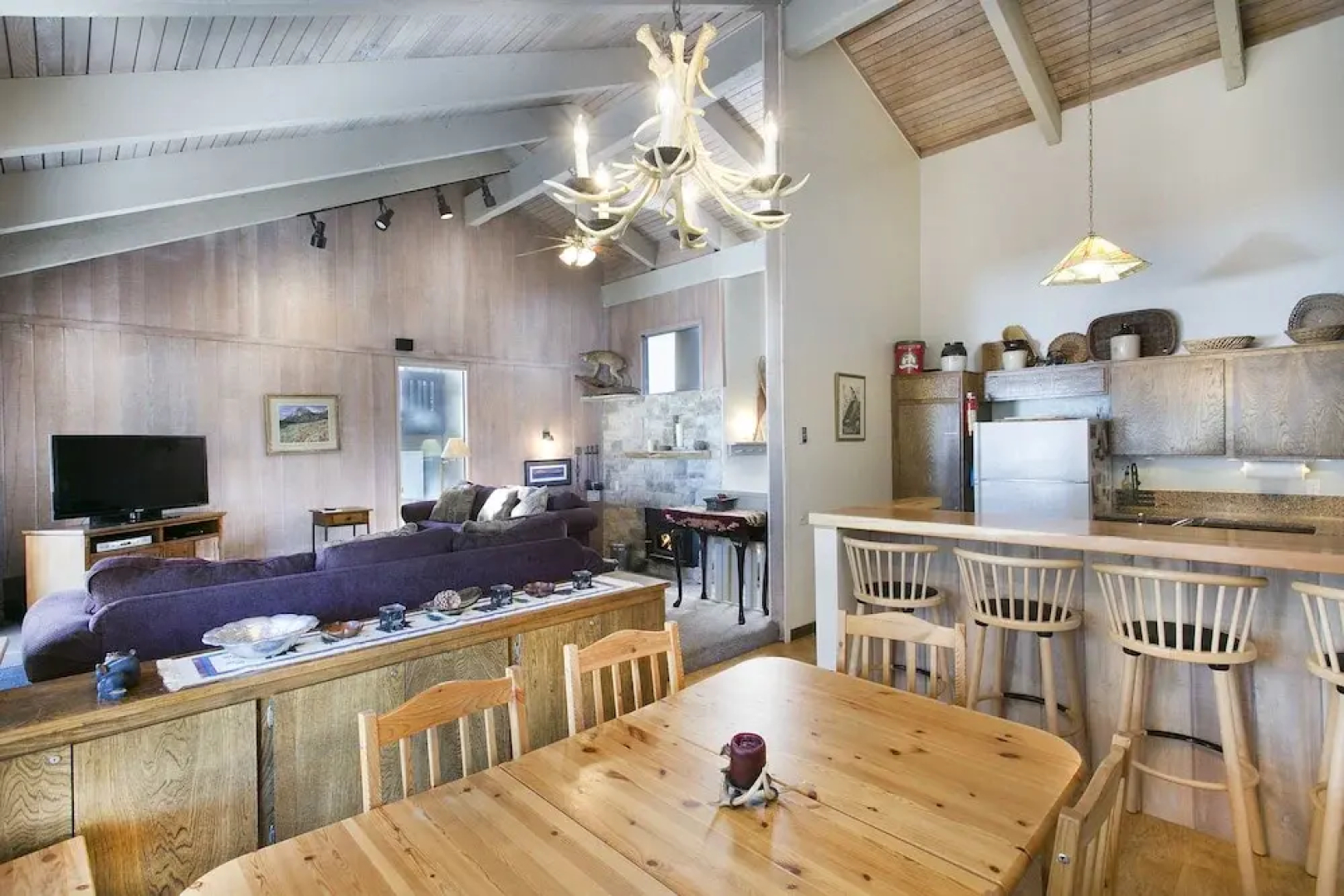 Mammoth Point by 101 Great Escapes