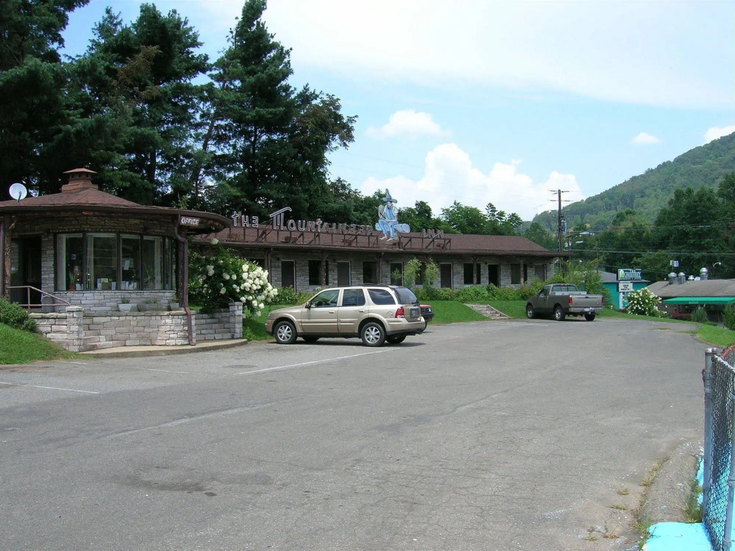 The Mountaineer Inn