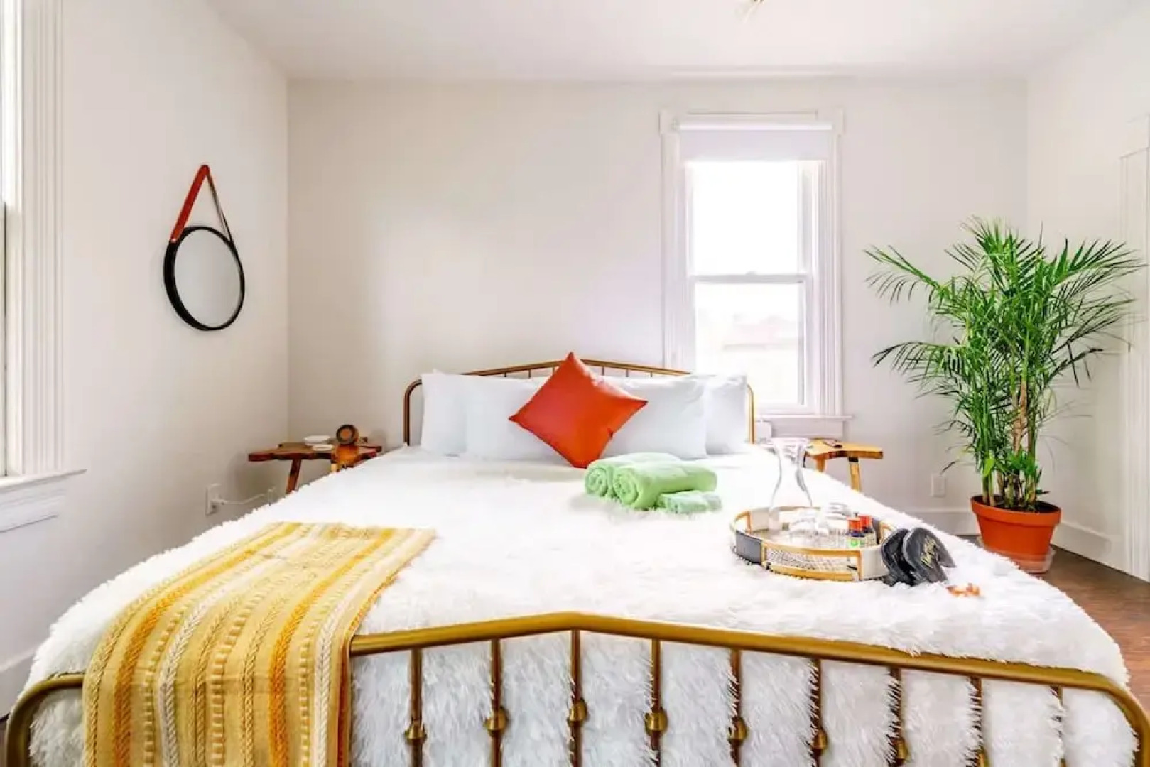 Prime Location Top Rated Clean Parking Free