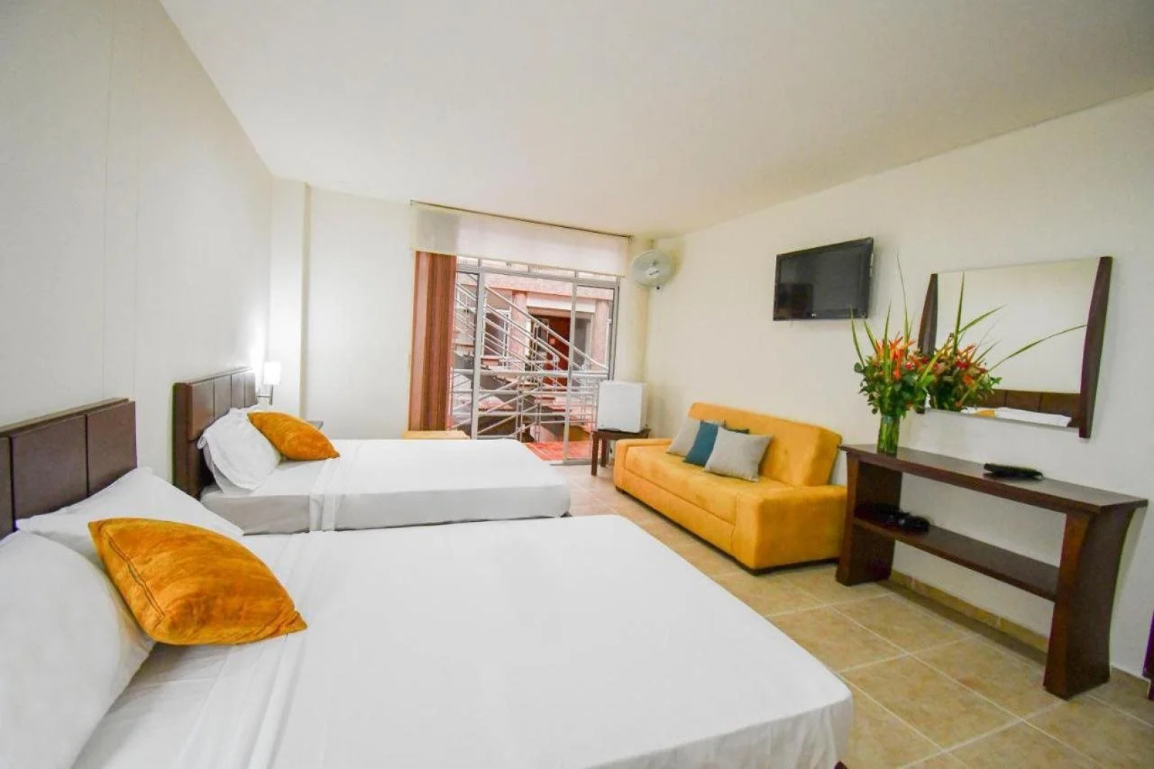 Hotel Mónaco Armenia