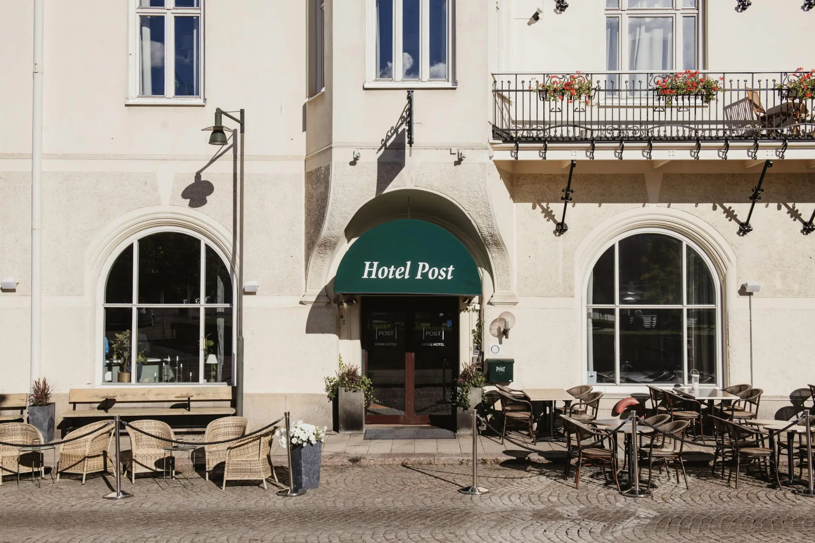Home Hotel Post