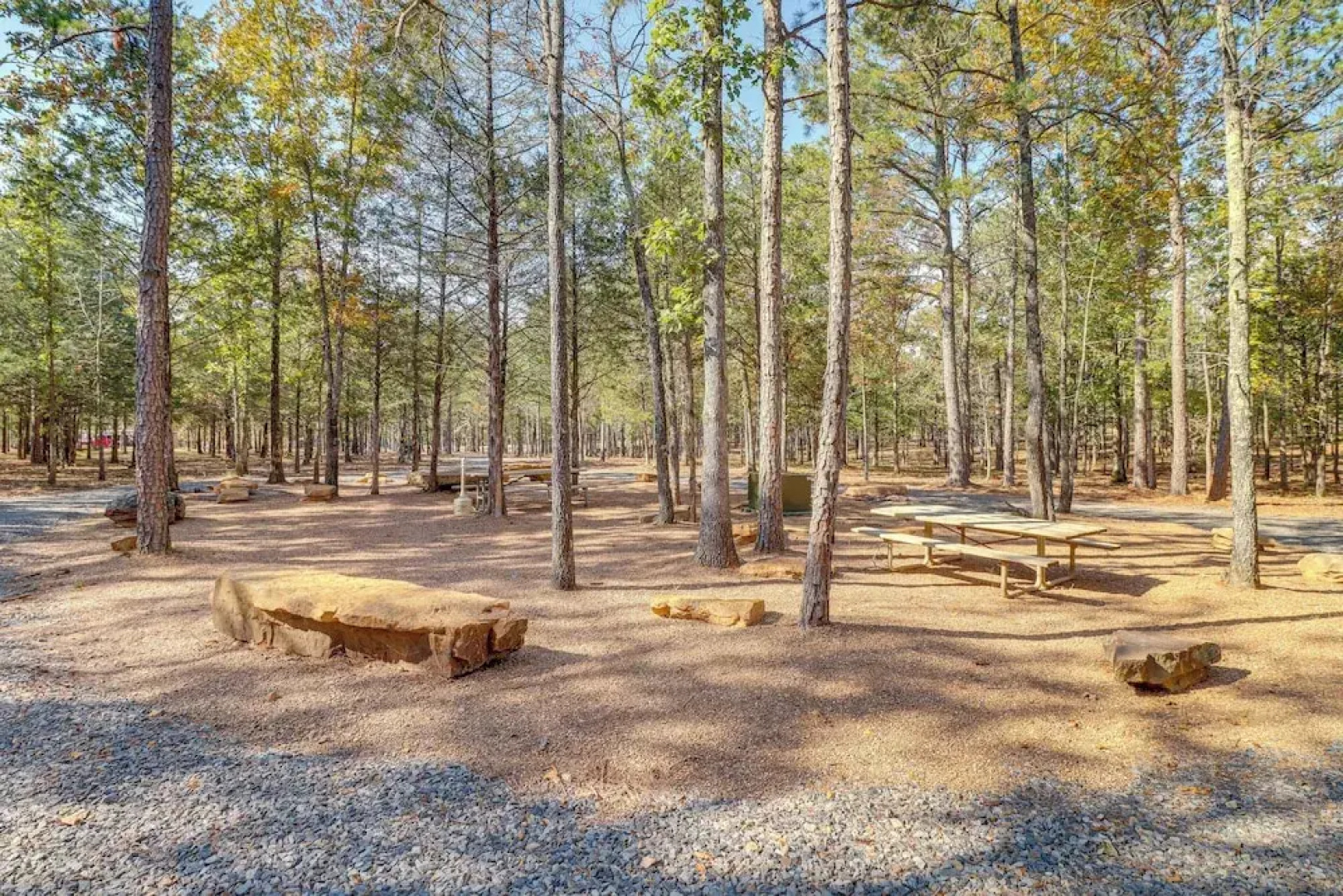 Tumbling Shoals Cabin Near Greers Ferry Lake!
