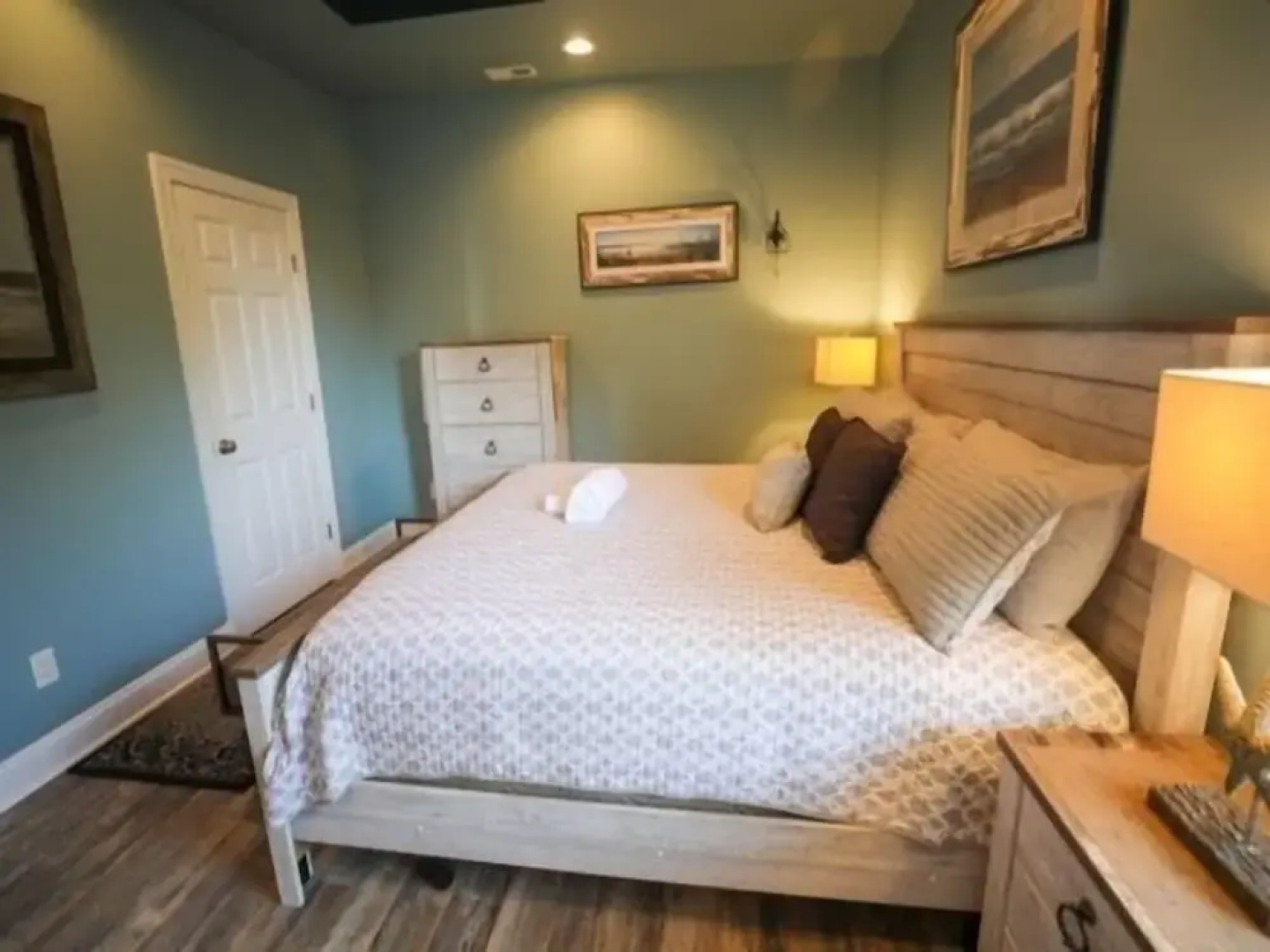 Atlantis Blue - Relaxing Beach Getaway Home Directly Across The Street From Beach Access! 5 Bedroom Home by RedAwning