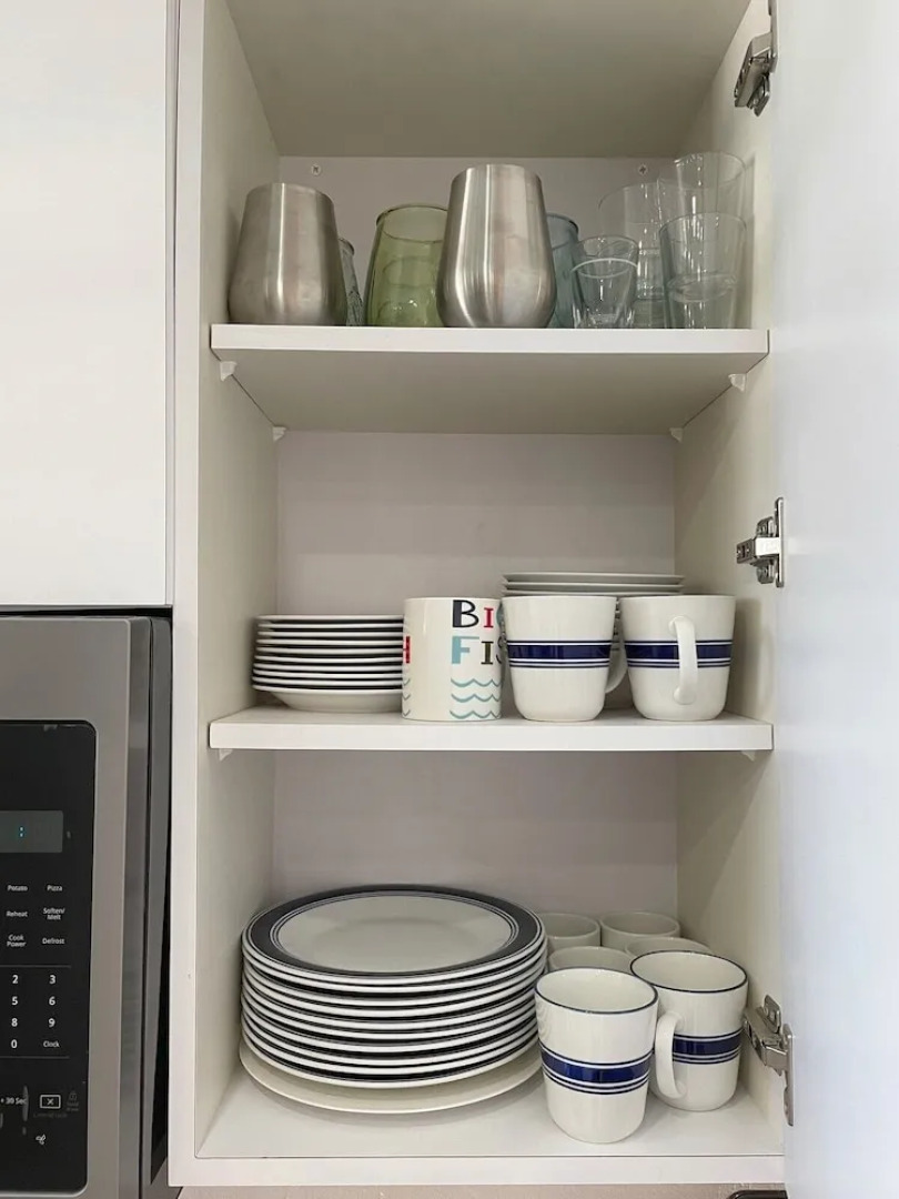 Walk to Beach or Swim in the Pool, 4 Bedrooms 4 Home by Redawning