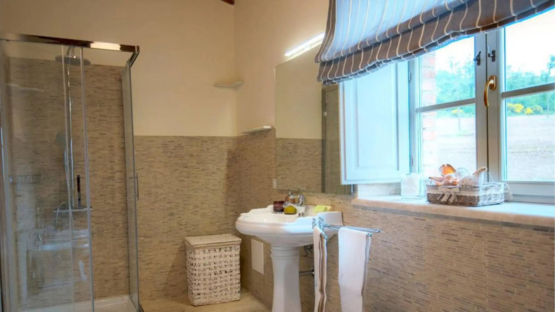 Splendid Villa With big Mediterranean Garden Pool Heated Jacuzzi Fishing Pond-villa Rufeno