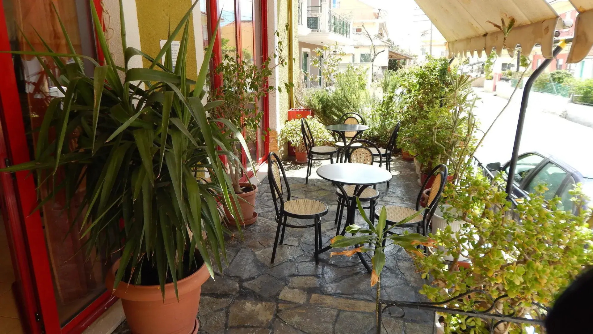 Petania Hotel & Apartments