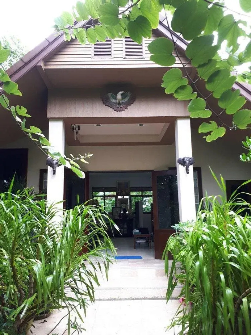 Amporn Riverside Resort