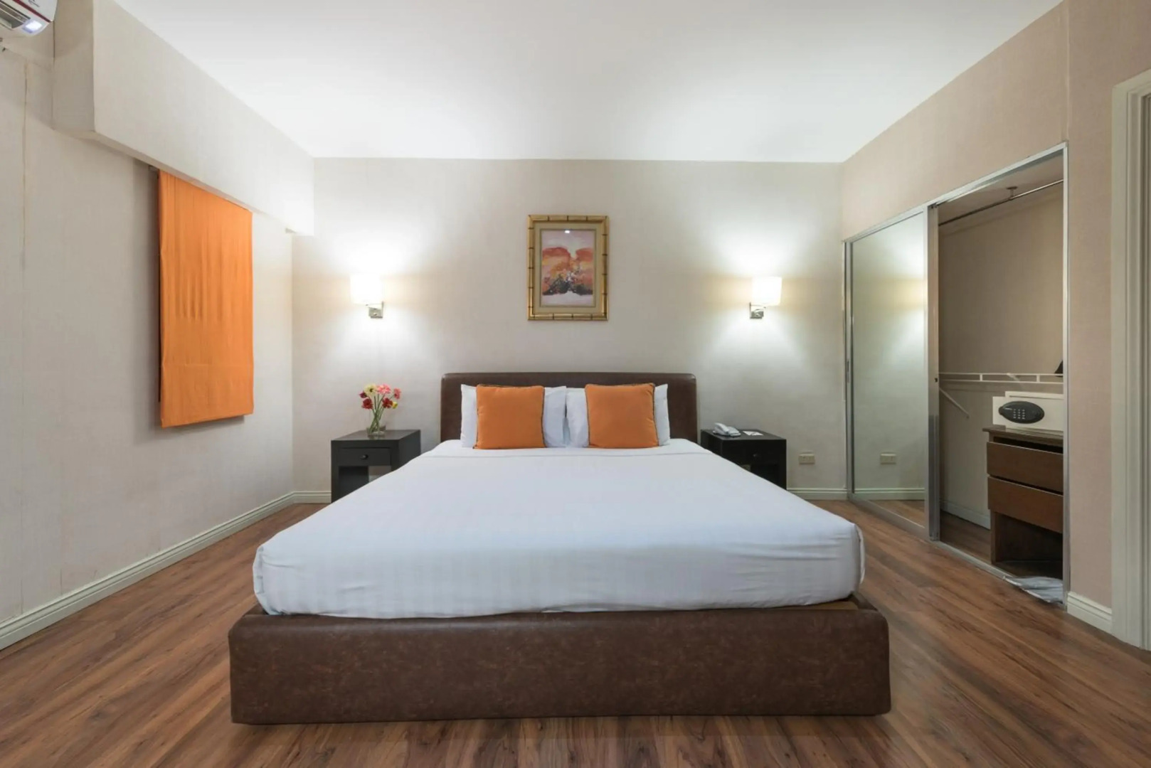 Court Meridian Hotel and Suites