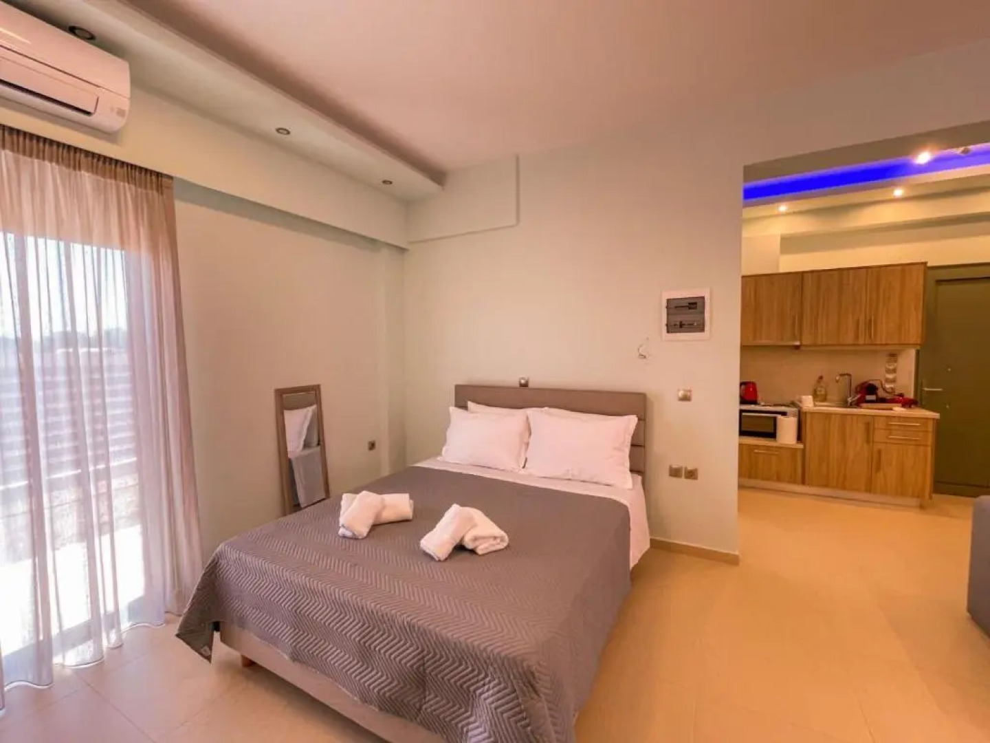 Nicolas Luxury Suites