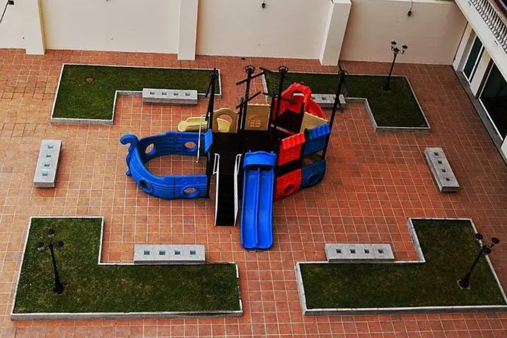 Astur Hotel y Suites