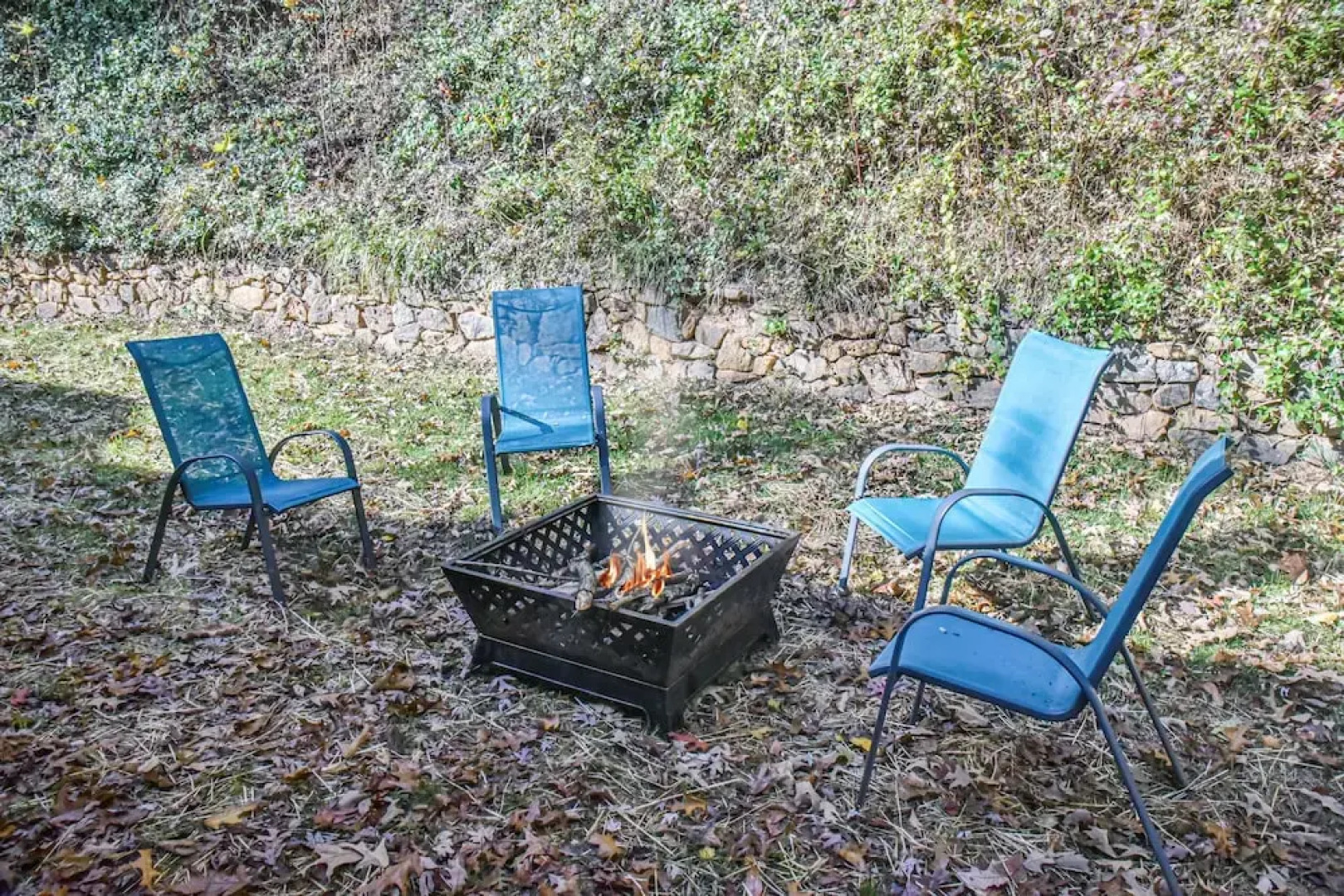 Pinners Compound- 4 BR hot tub fire pit