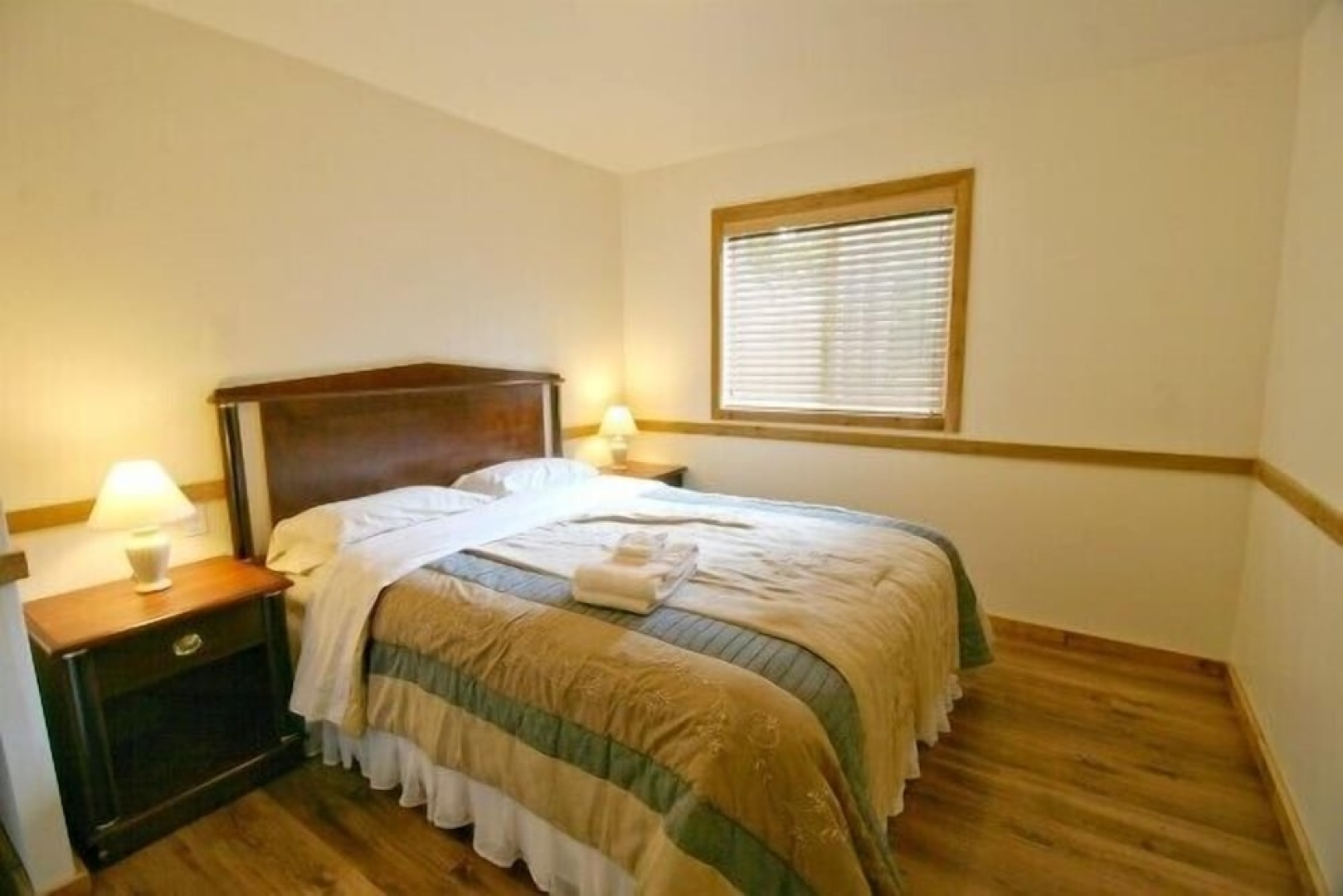 Mt Baker Lodging Cabin 3 Sleeps 26