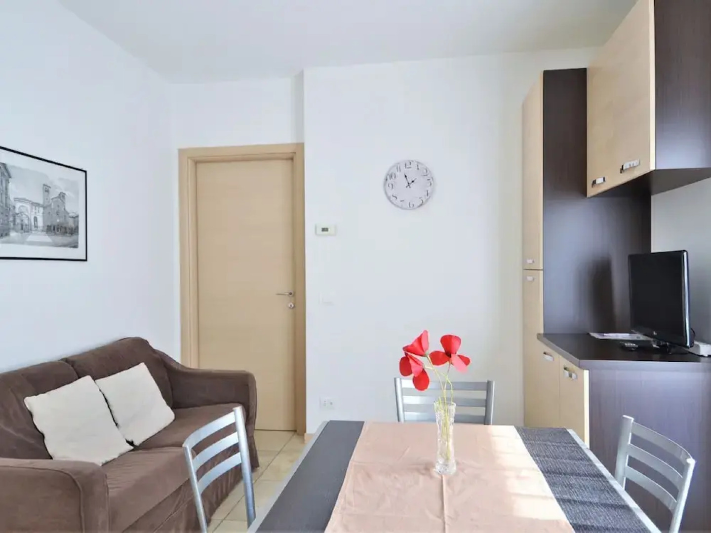 Apartment by Lake Como With Scenic Views