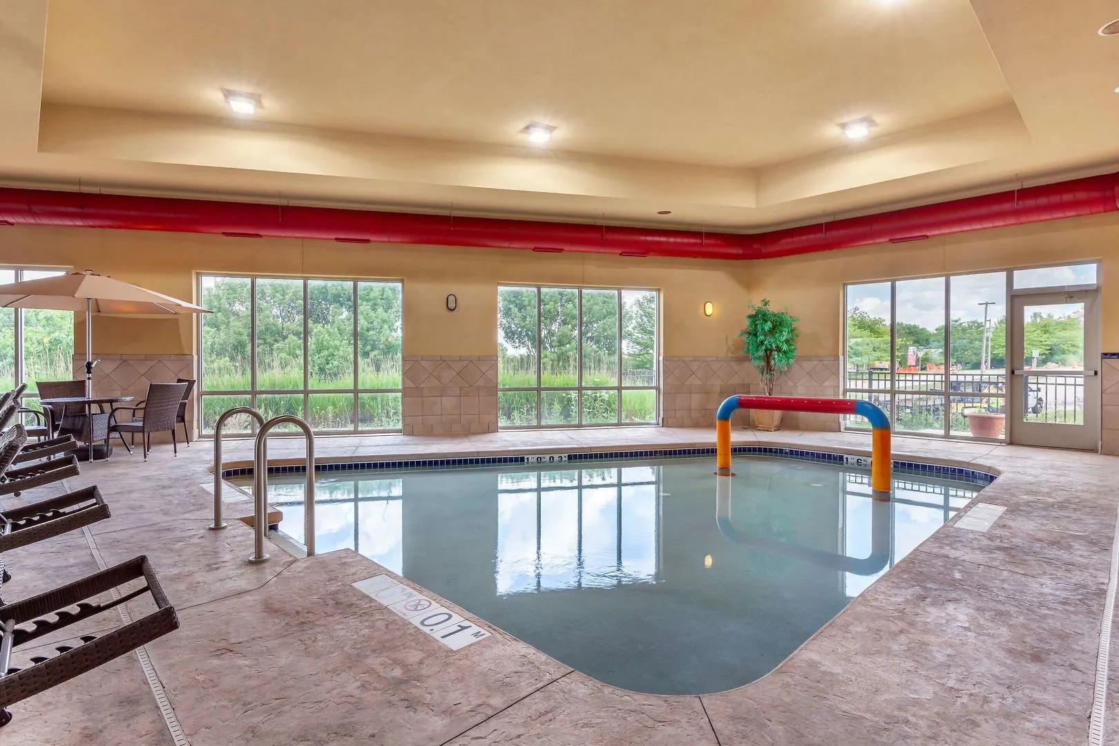 Holiday Inn Express & Suites Milwaukee Nw Park Place by IHG