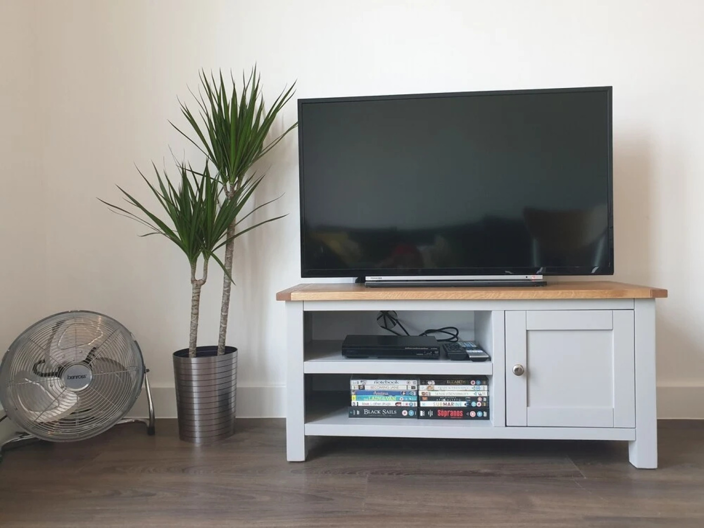 Luxury Bath Riverside Apt Parking & Gym