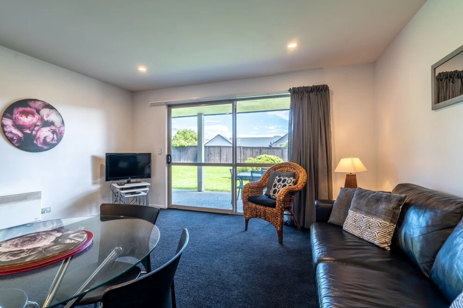Toodle's Wanaka Luxury with Mountain Views