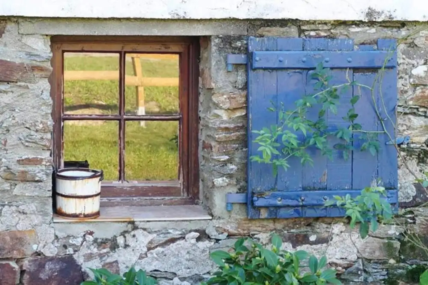 House With 2 Bedrooms in Froidfond, With Pool Access and Furnished Ter