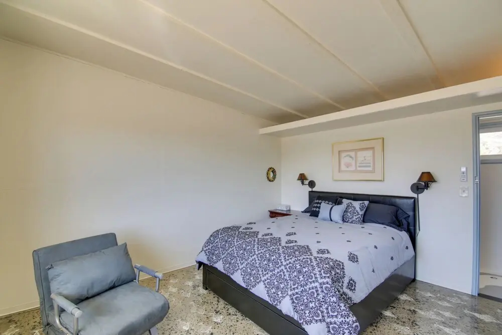 Patio & Views: Eccentric Desert Hot Springs Home