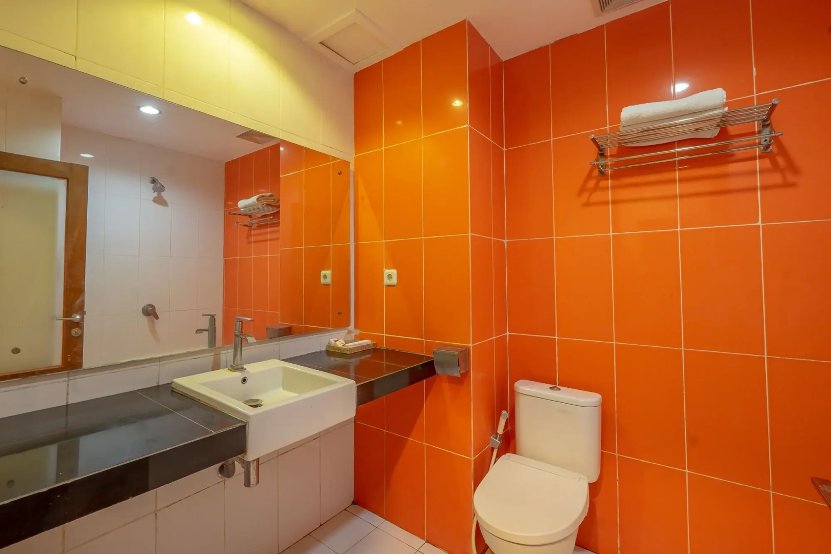 Red Chilies Hotel