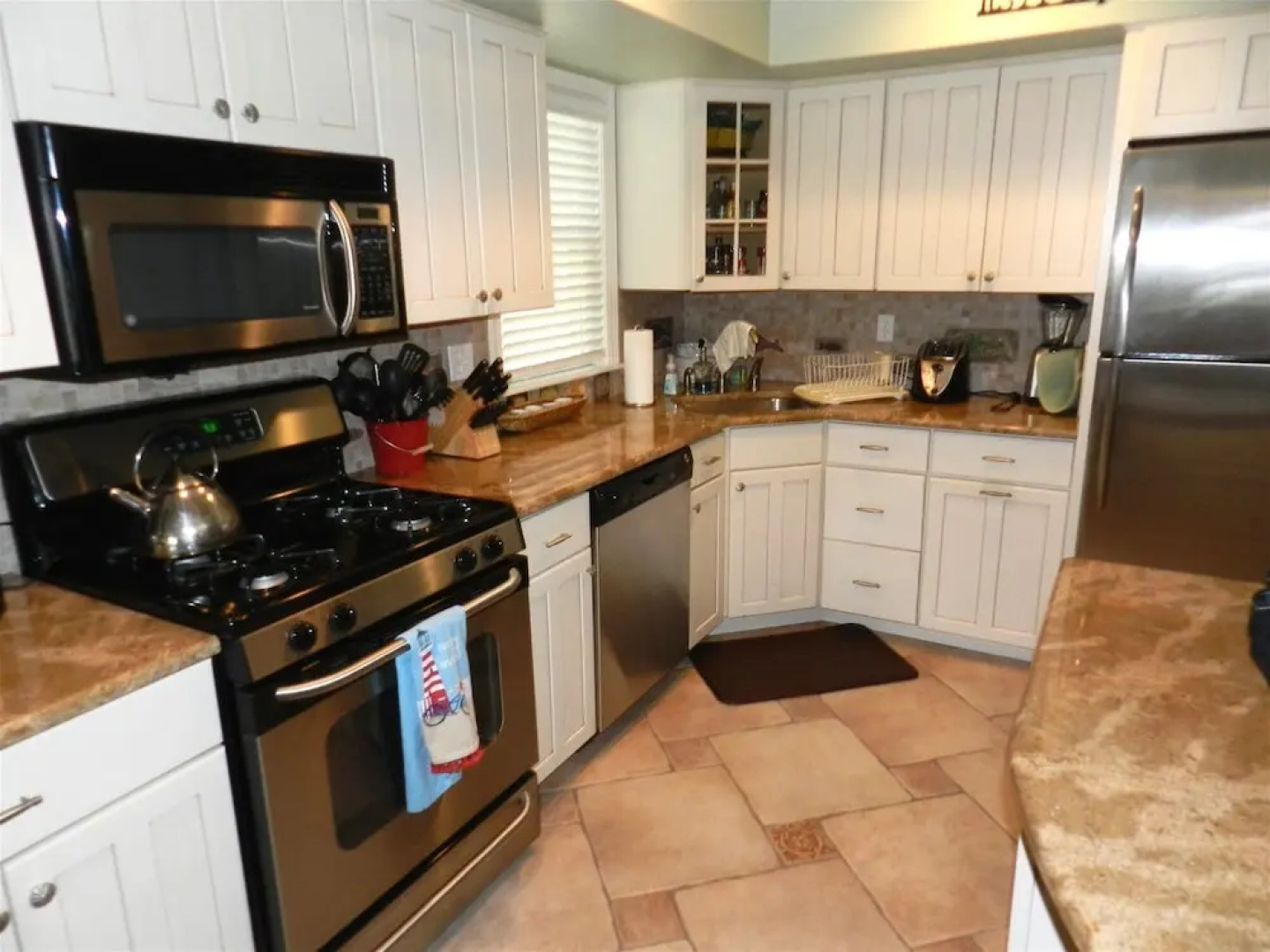 Cm911 Columbia Avenue-2