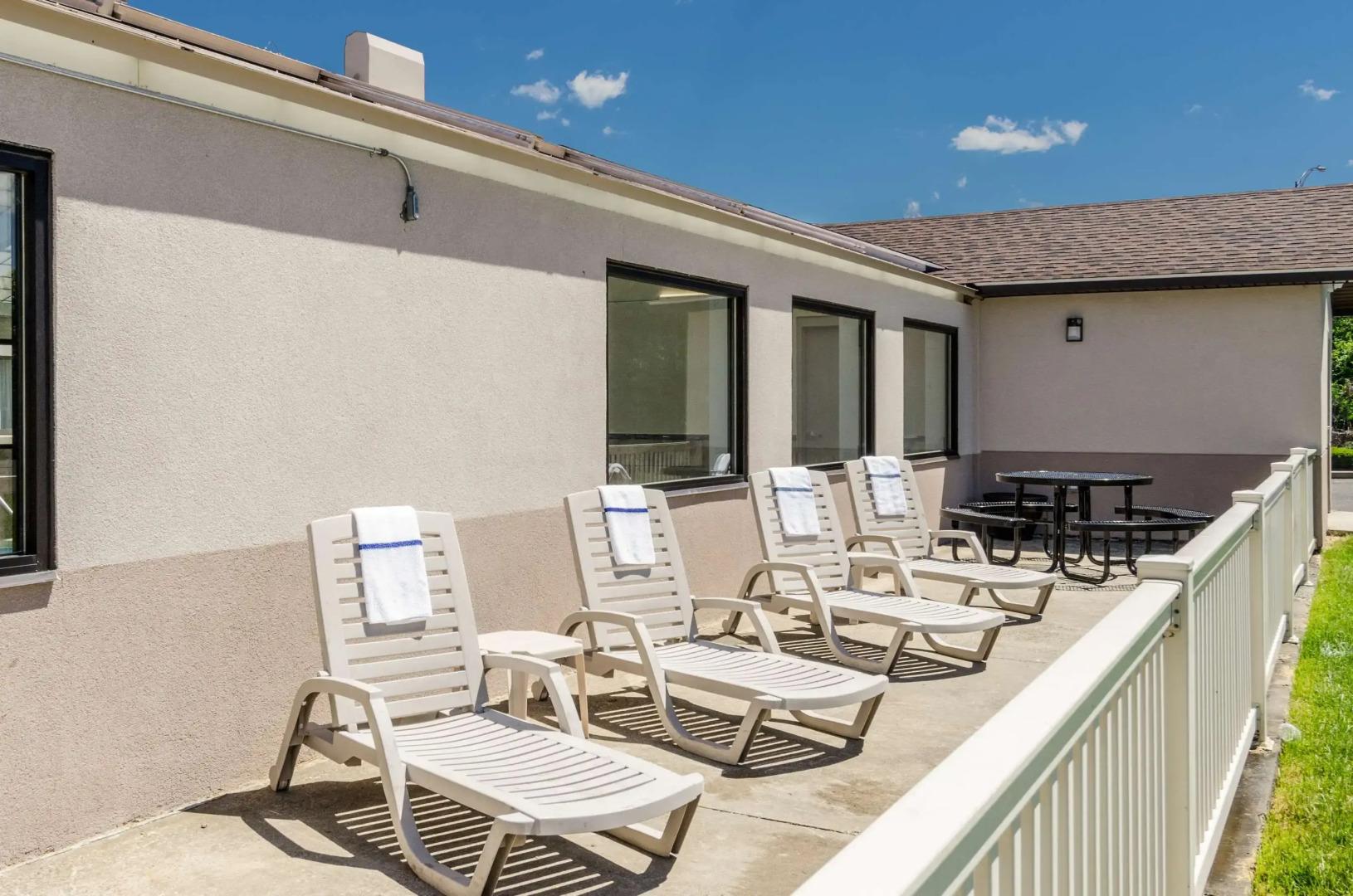 Comfort Inn & Suites West Springfield