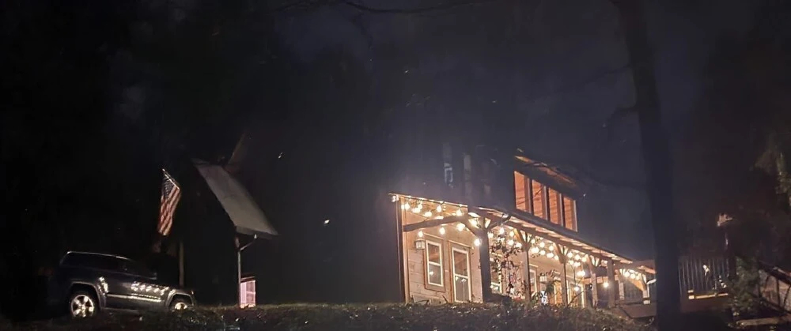 South Side Serenity 2 Bedroom Cabin by RedAwning