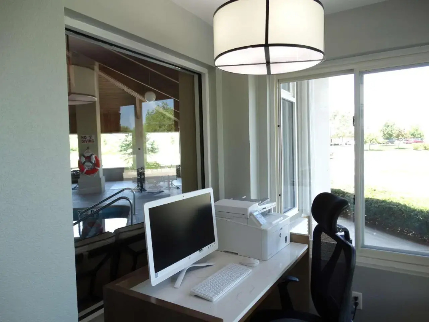 Magnuson Hotel and Suites Lansing