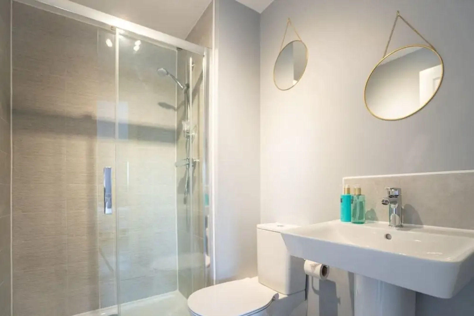 Lovely 5-bed House in Centre of Bicester Village