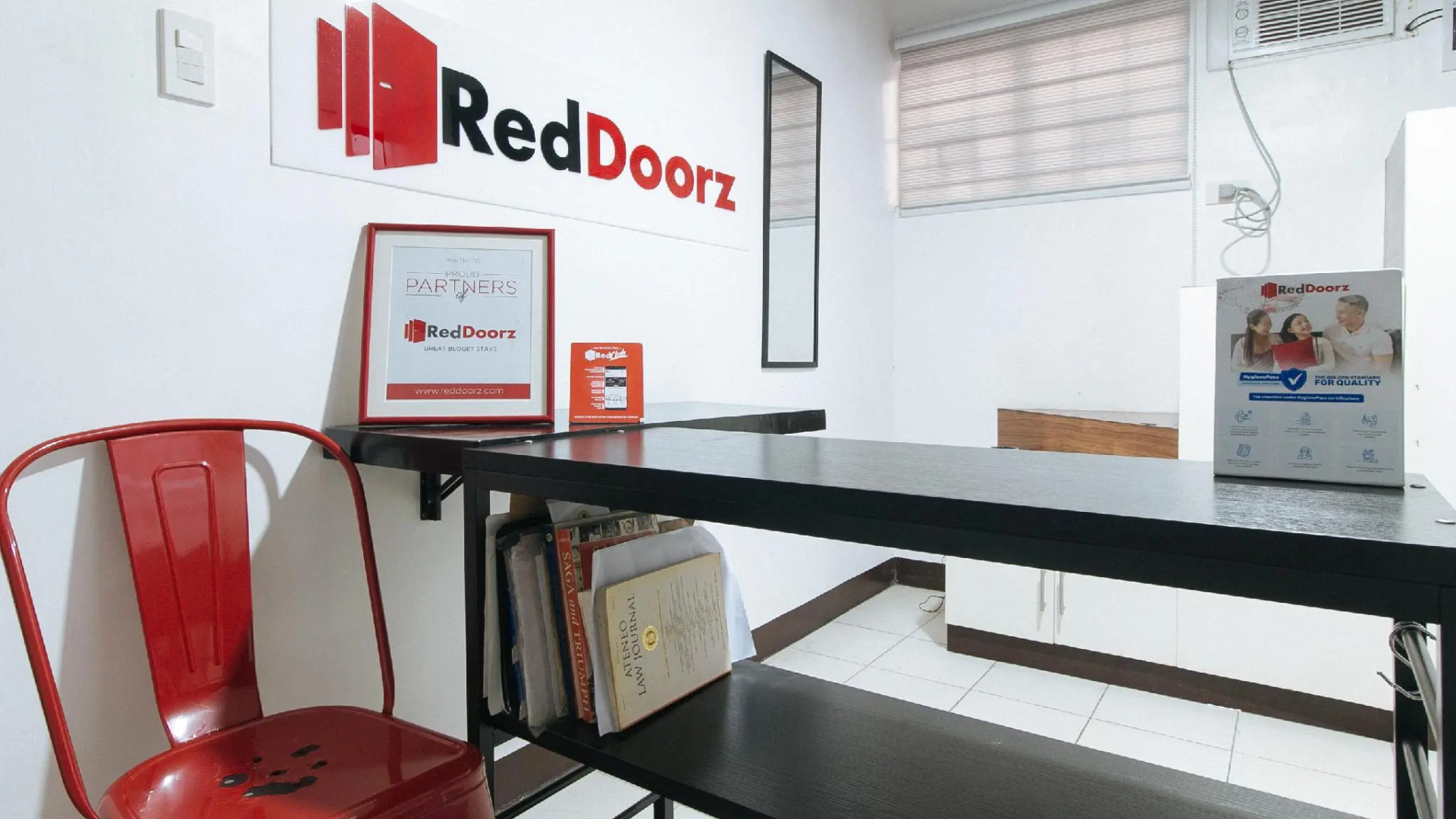 RedDoorz near De La Salle Dasmarinas Cavite