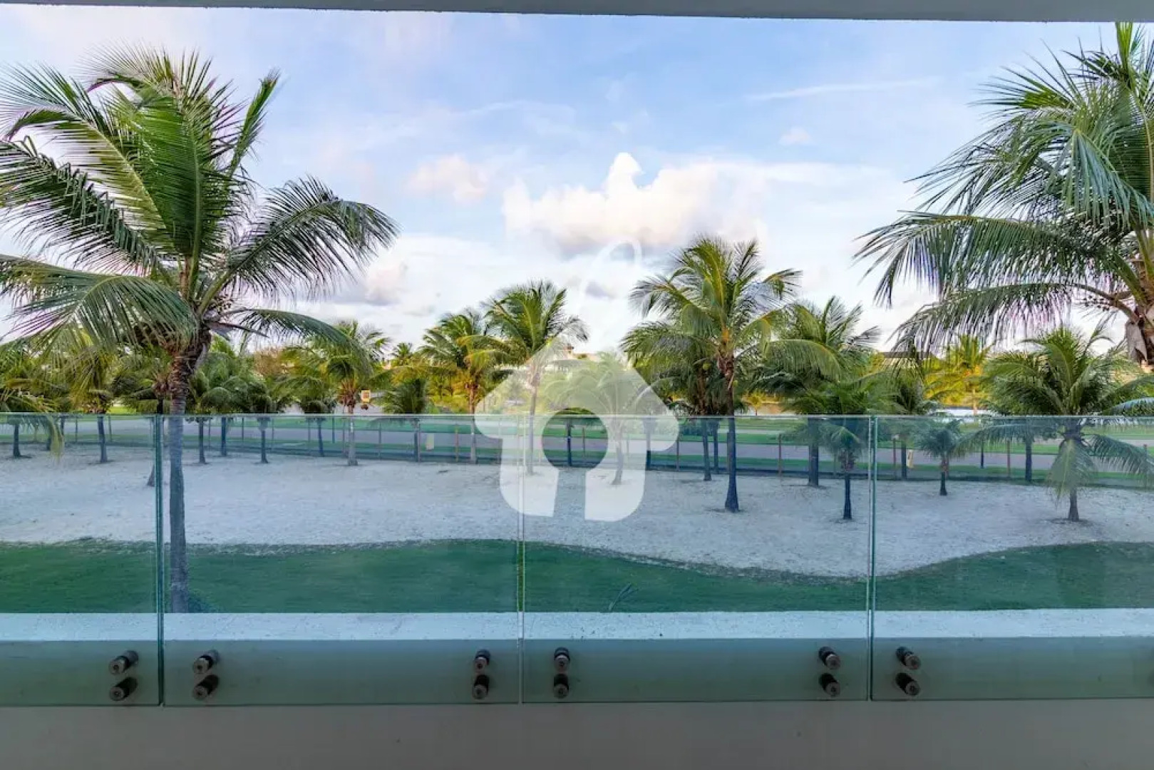 PF14 Great 2 Bedroom Apartment