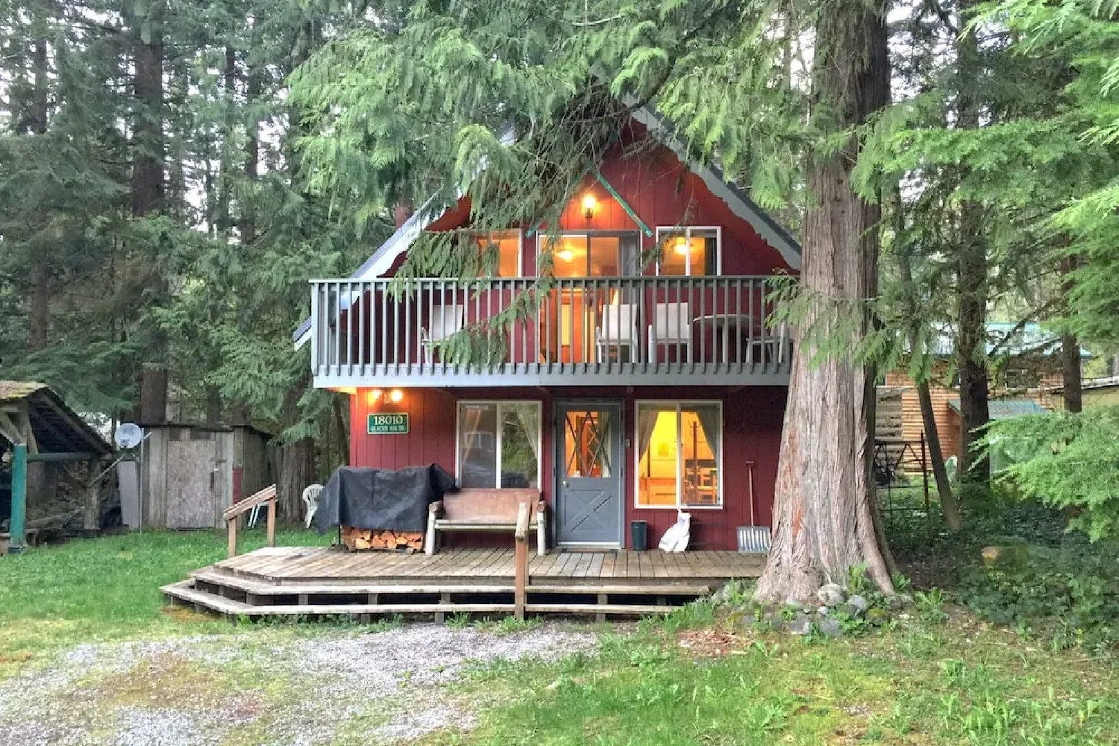 Mt Baker Rim Cabin 63 - A Traditional ski Chalet Pet Friendly Free Wi-fi