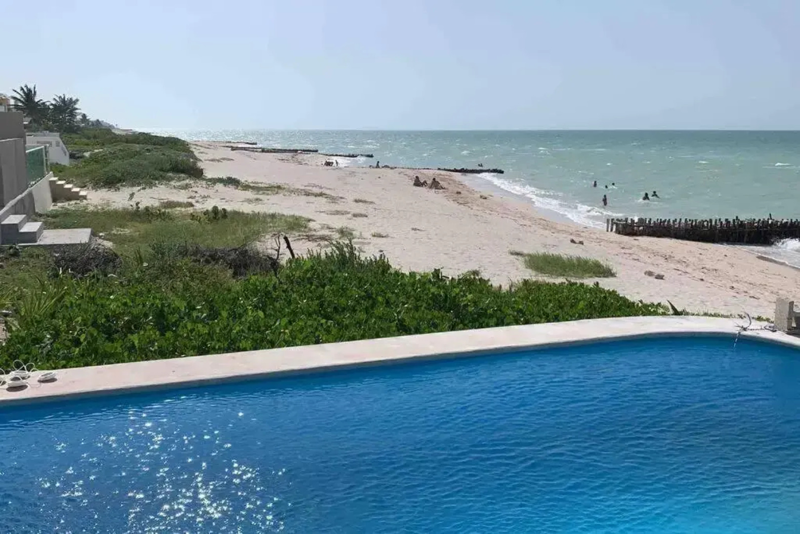 La Casa Amarilla Frente al Mar