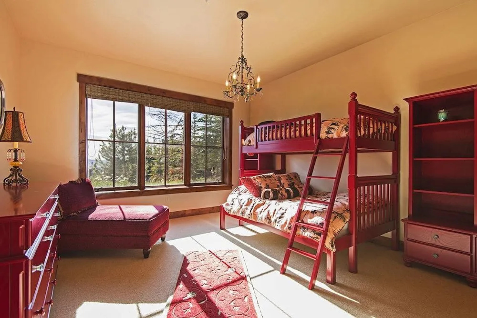 4BR Luxury Ranch Cabin by RedAwning