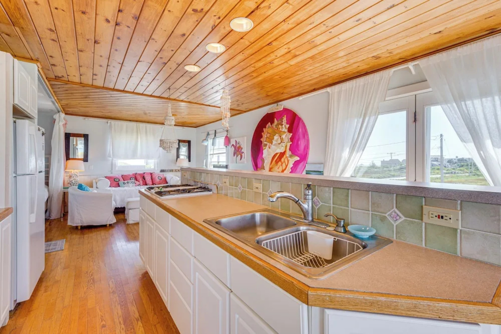 Walk to the Beach: Pet-friendly Gem in Biddeford!