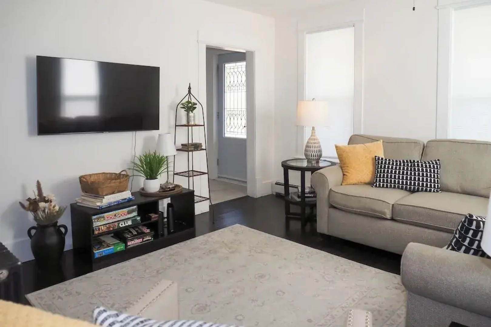 Steps to Dtwn! Suttons Bay Retreat Near Wine Trail