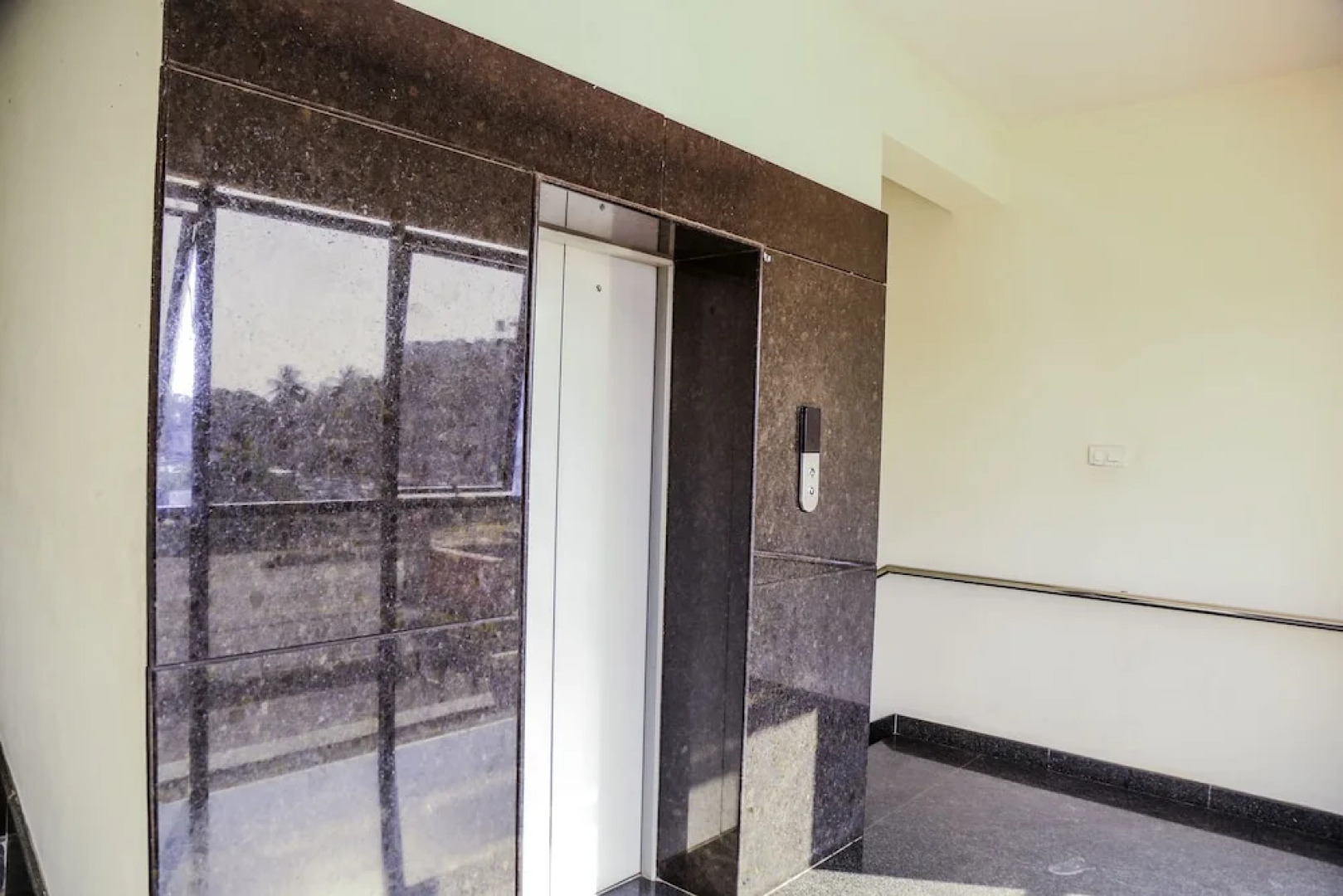 OYO 24265 Hotel Nagu Palace