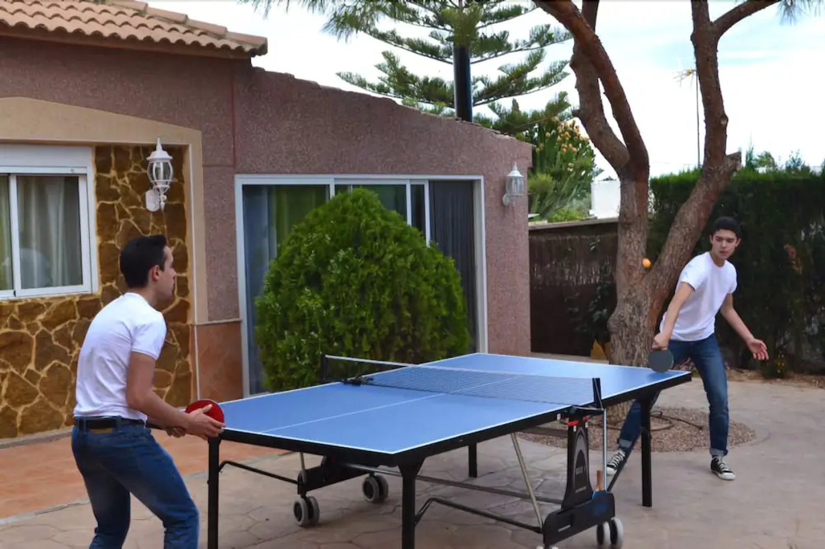 Los Jardines De Lola