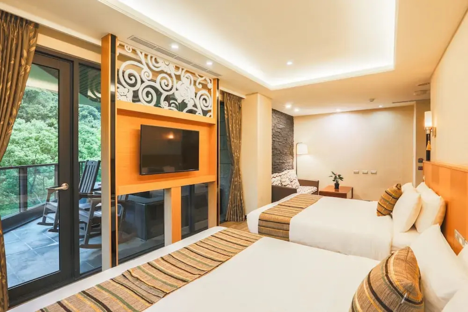 Sunrise Hot Spring Hotel